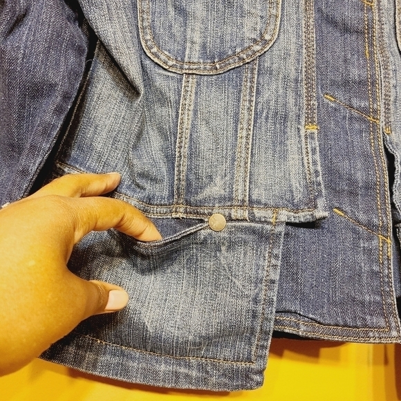 DKNY | Women's Vintage Full Zipper Dark Denim Cropped Jacket (Size Large) - Picture 8 of 15